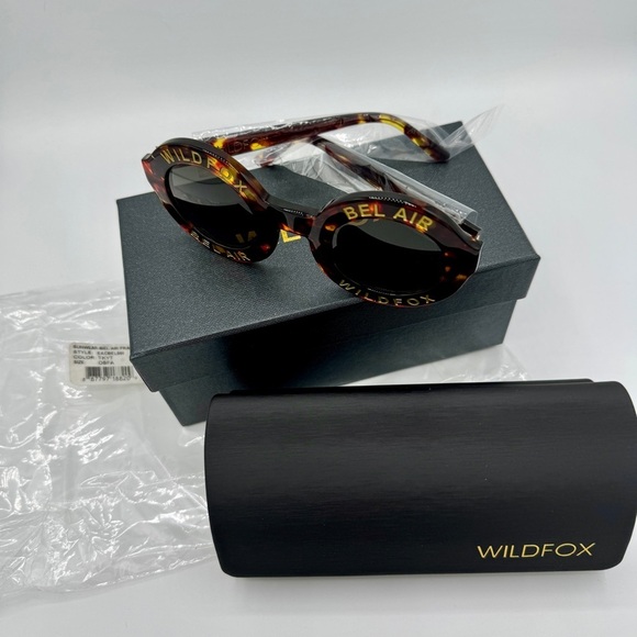 NWT Wildfox Bel Air Tortoise Shell Brown Belair Sunglasses Classic NEW with case main image 7